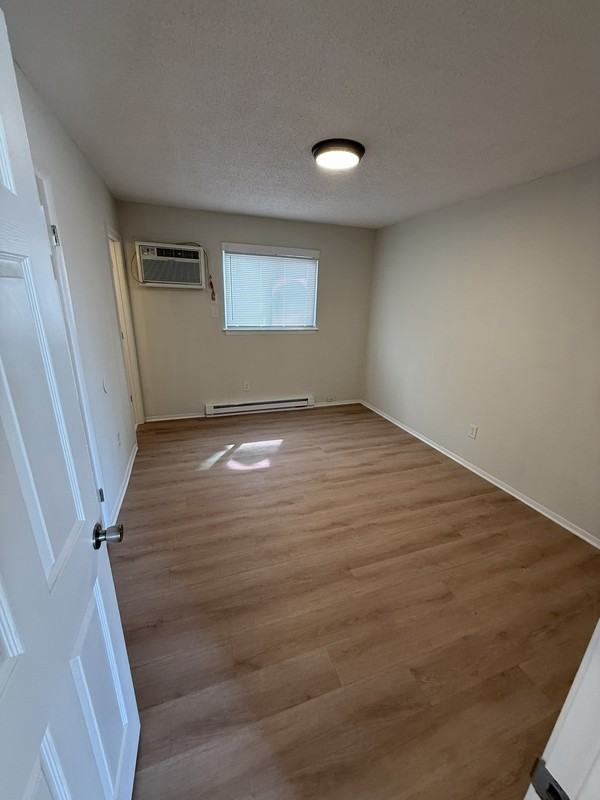 255 W Ocean View Ave - Photo 4 of 6