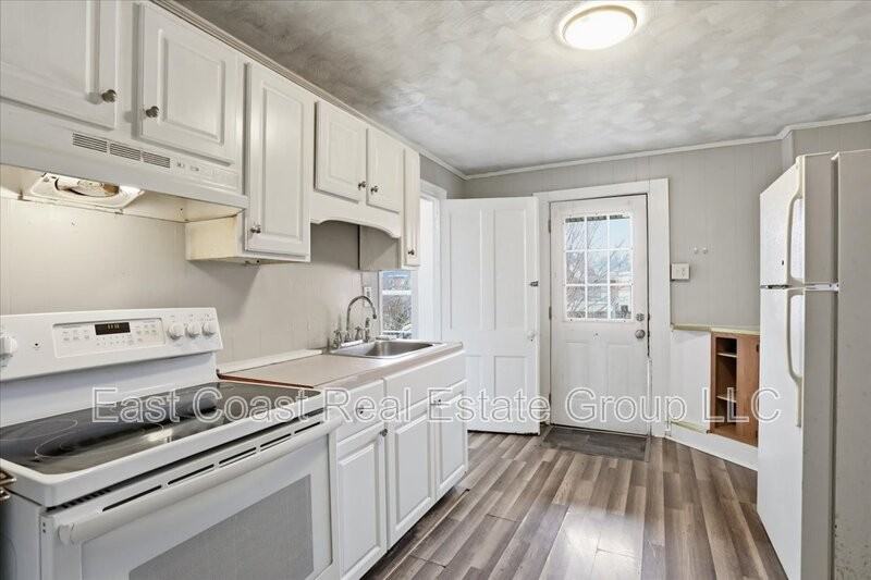 834 W Washington St #2 - Photo 3 of 23