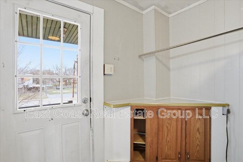 834 W Washington St #2 - Photo 5 of 23