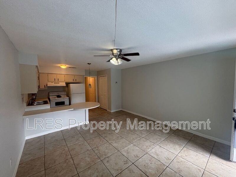 1031 Columbia Ave #H - Photo 5 of 17