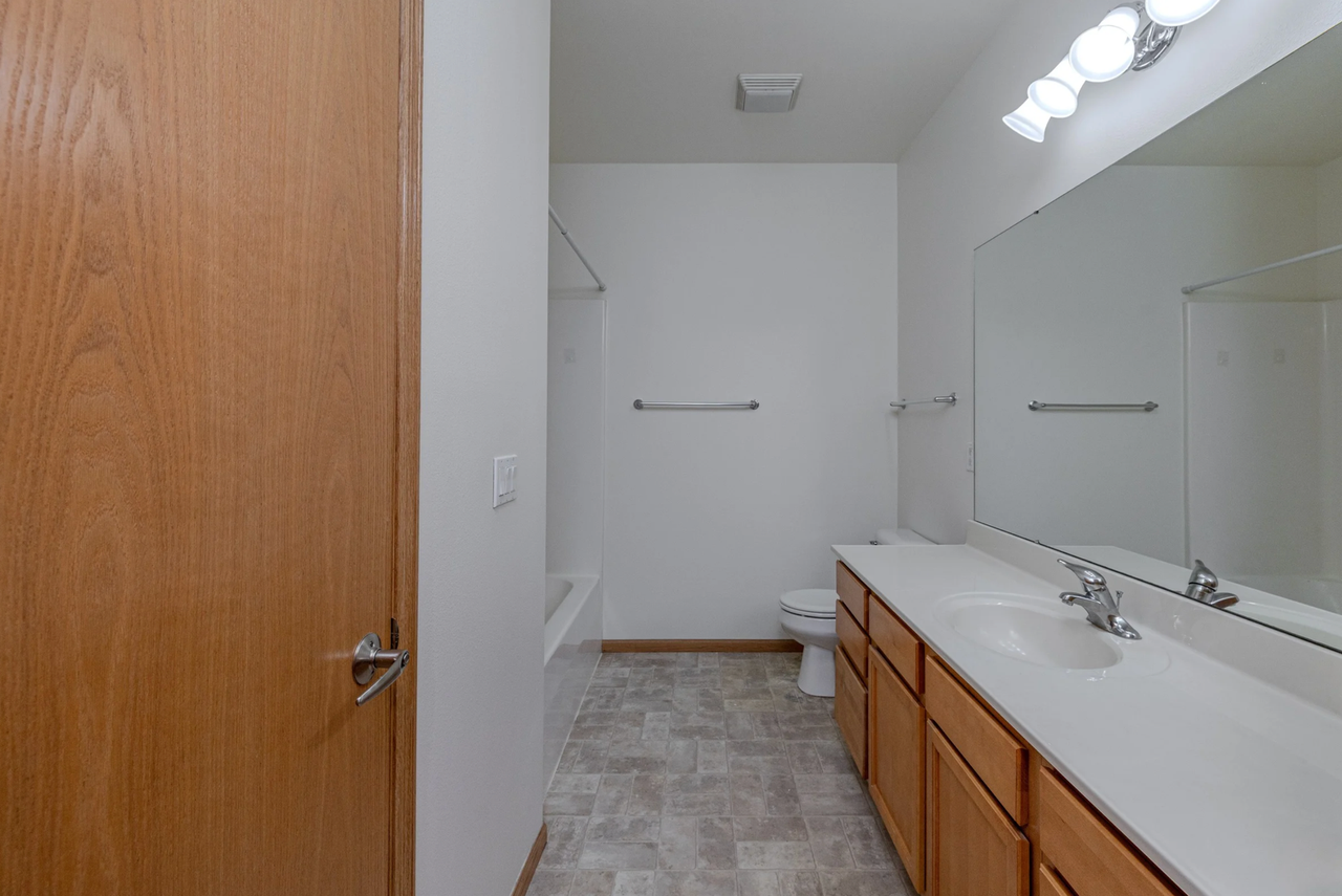 The Commons of Foxboro - Photo 5 of 13