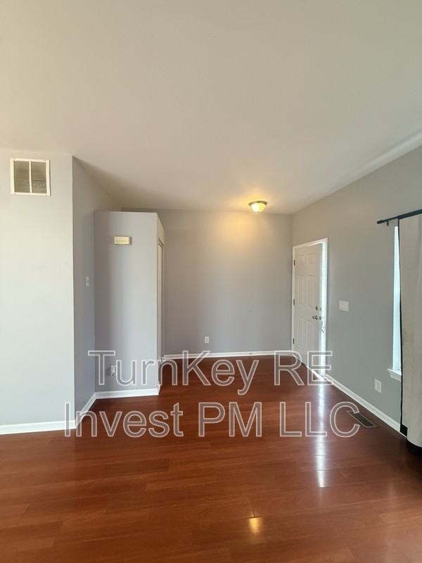 21339 W Earhart Ct - Photo 3 of 10