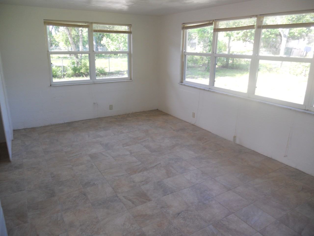 922 Lewis Dr #1 - Photo 4 of 9