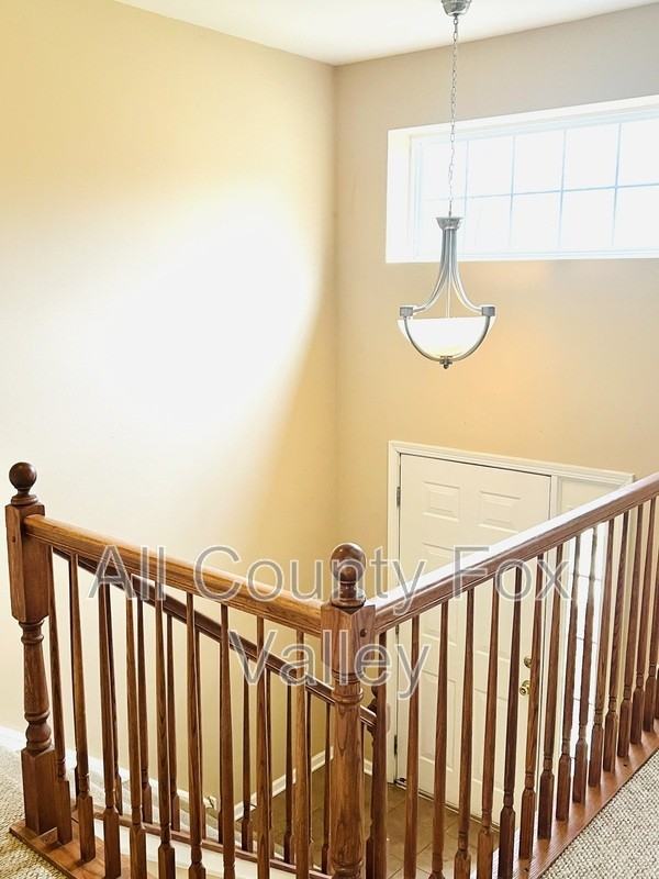 765 Thornbury Ct - Photo 2 of 13