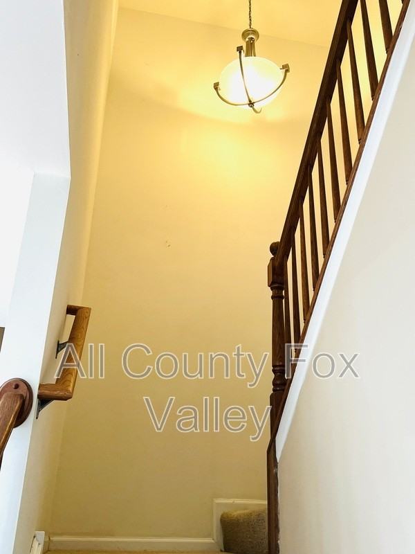 765 Thornbury Ct - Photo 3 of 13