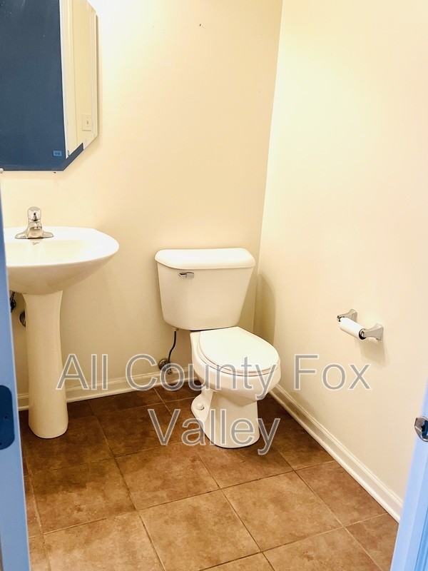 765 Thornbury Ct - Photo 6 of 13