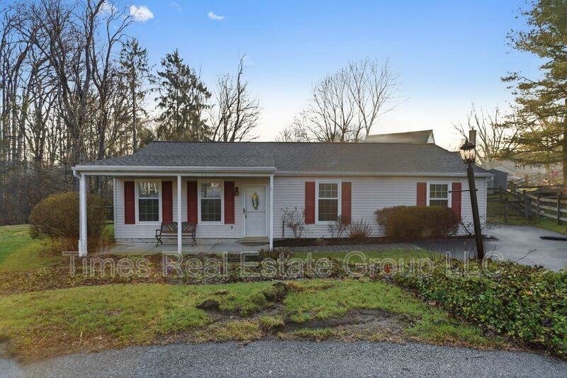 136 Brookfield Ct - Photo 6 of 36