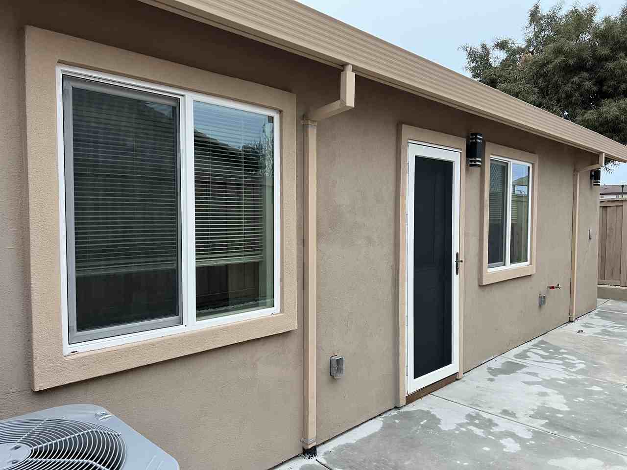 15885 Independence Avenue - Photo 5 of 18