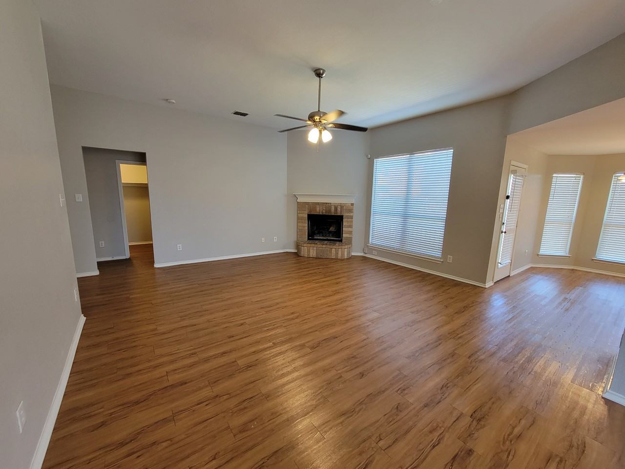 6123 Flower Mdw #1 - Photo 4 of 28