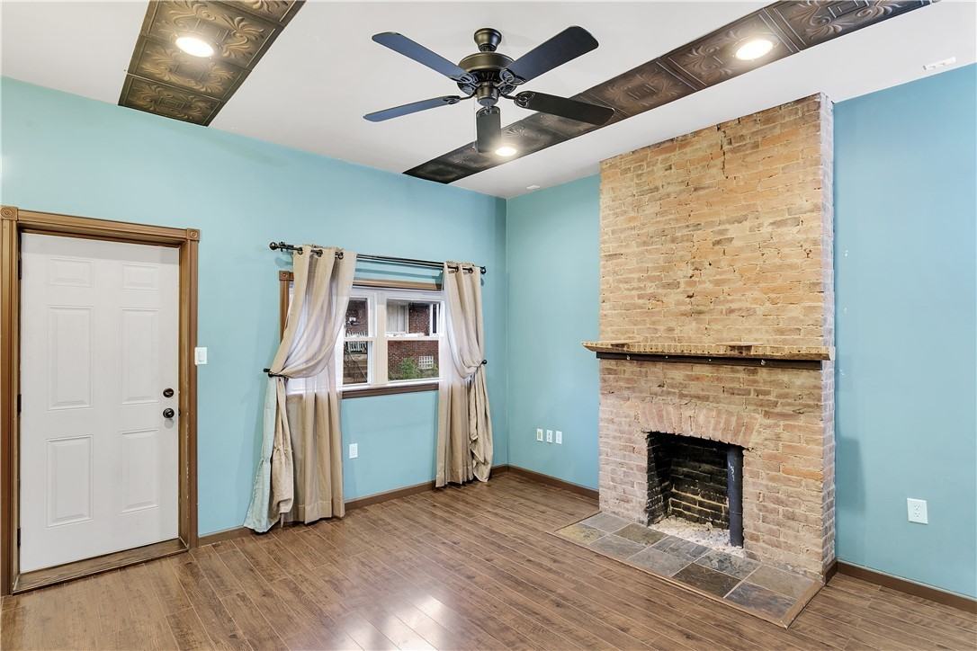 297 42nd St #1 - Photo 4 of 23