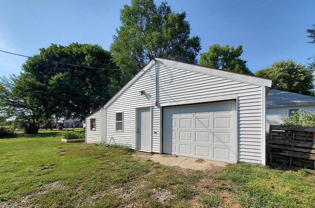 460 2nd St Nw #1 - Photo 5 of 20