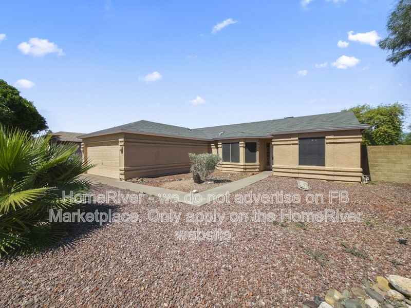 2 W Michelle Dr - Photo 3 of 25