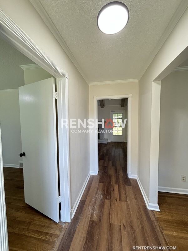 4985 Darlington Dr - Photo 3 of 37