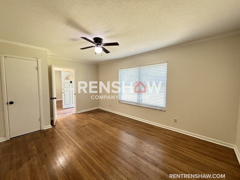 4985 Darlington Dr - Photo 5 of 37