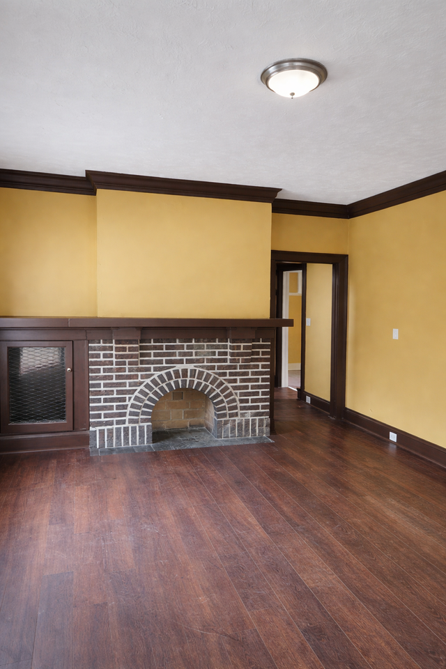 448 E 114th St #1 - Photo 2 of 5