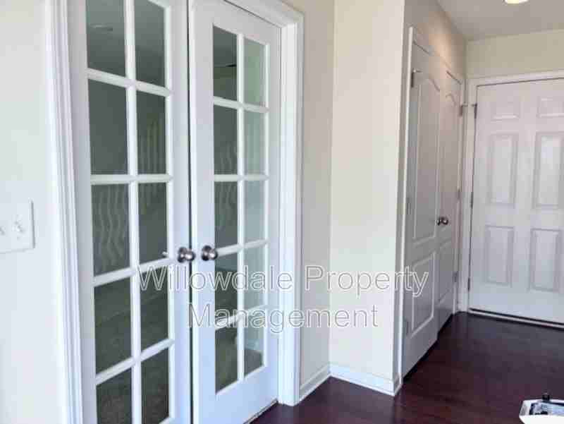 6025 Kentworth Dr - Photo 4 of 21