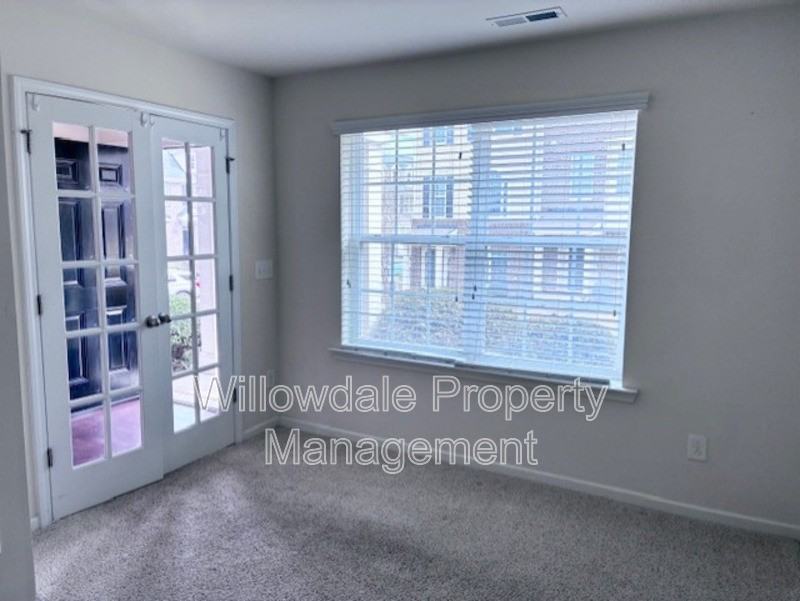 6025 Kentworth Dr - Photo 5 of 21