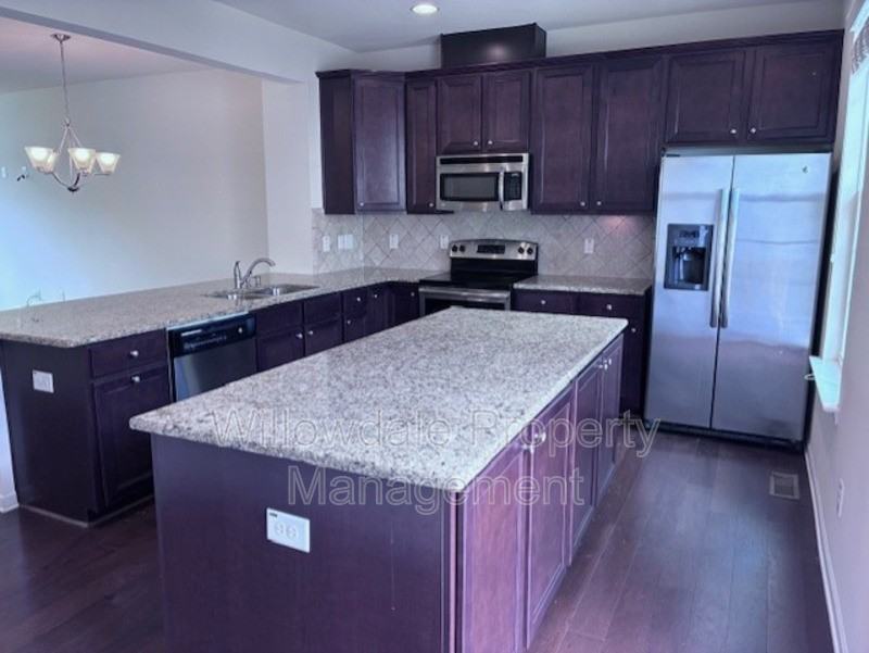 6025 Kentworth Dr - Photo 7 of 21