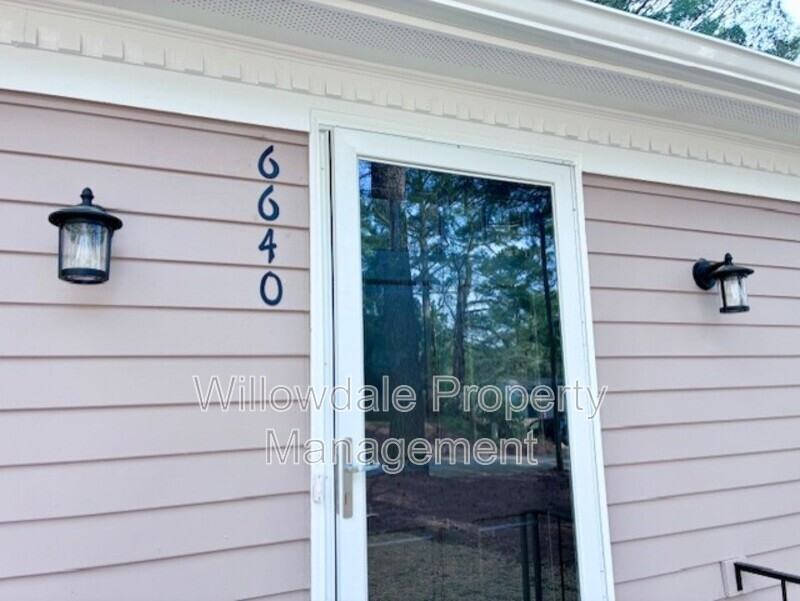 6640 Keystone Dr - Photo 3 of 20