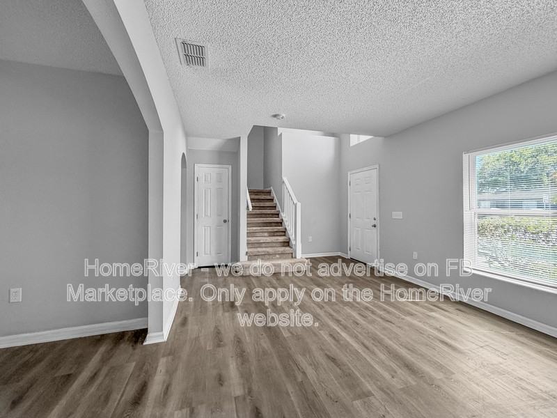 503 Hummingbird Ct - Photo 2 of 21