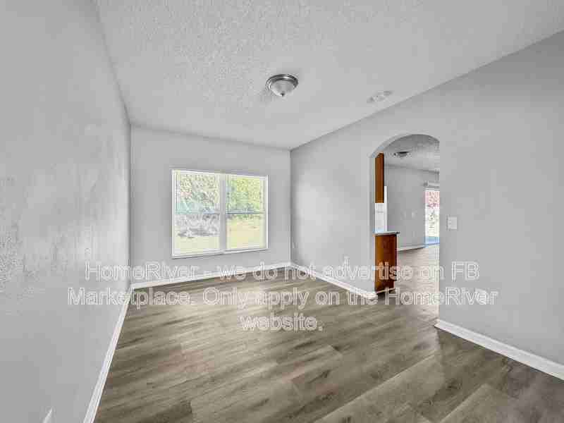 503 Hummingbird Ct - Photo 3 of 21