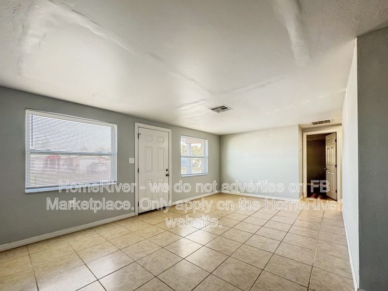 1345 Maybury Dr - Photo 2 of 22