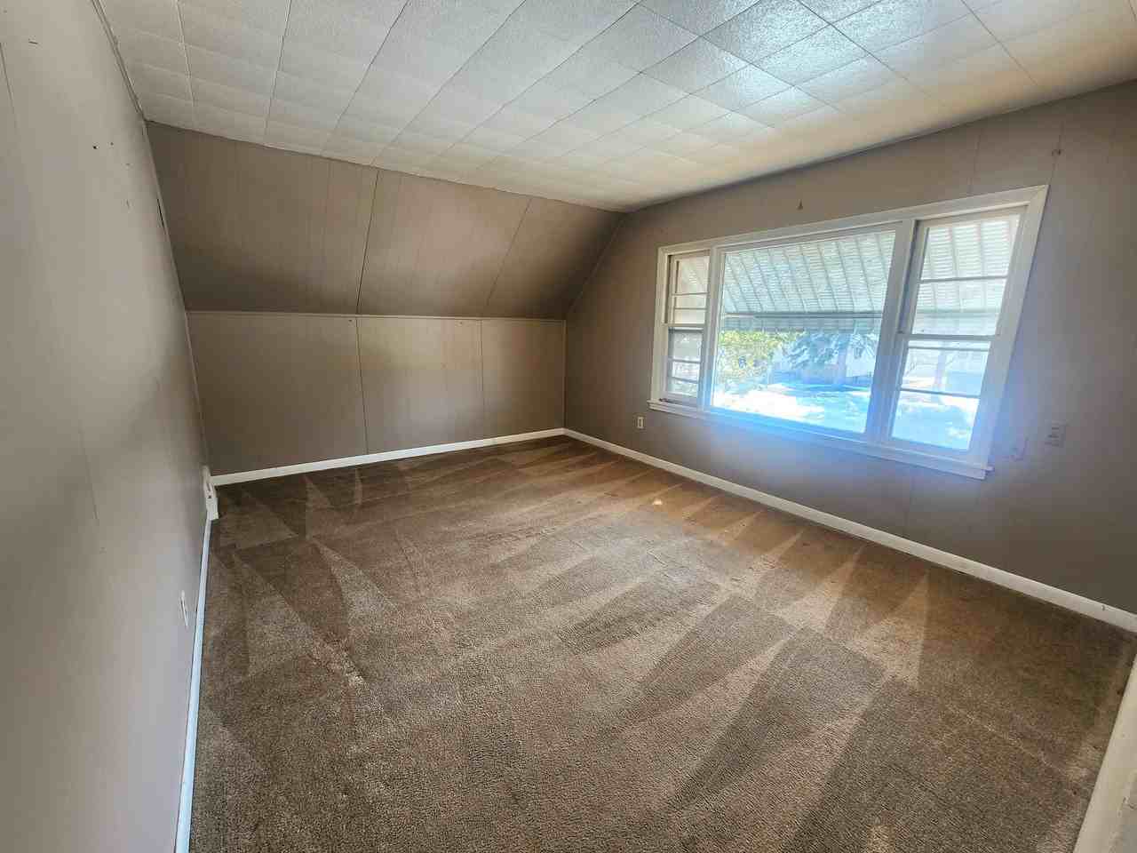 127 E Anderson St Uppr - Photo 4 of 12