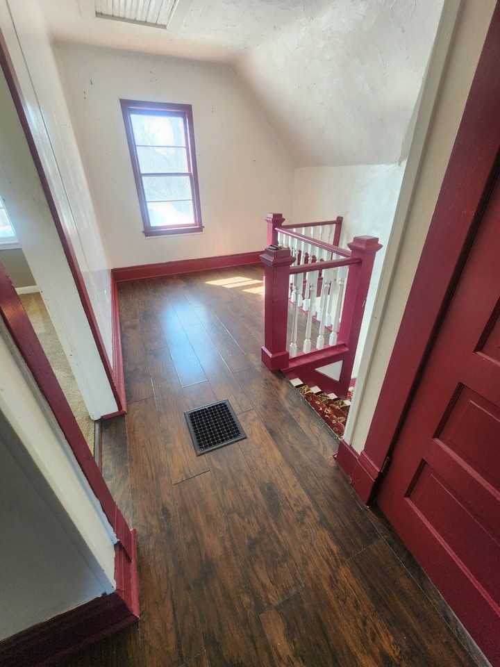 127 E Anderson St Uppr - Photo 5 of 12