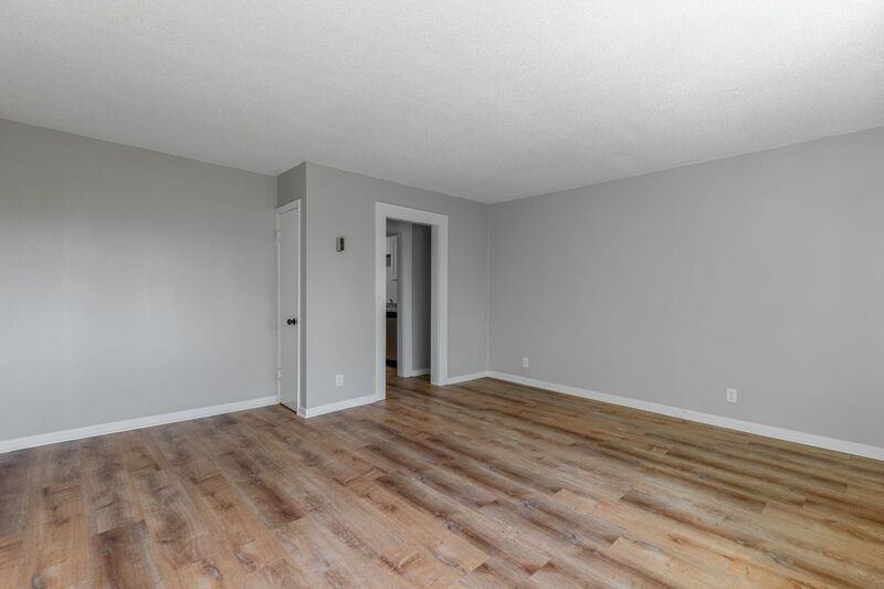 1010 Glenwood Dr - Photo 2 of 20