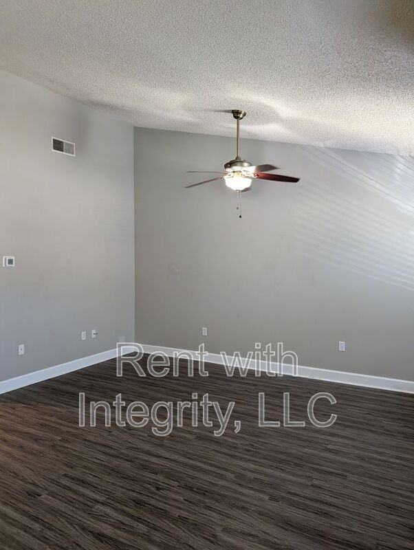 447 Cactus St - Photo 2 of 16