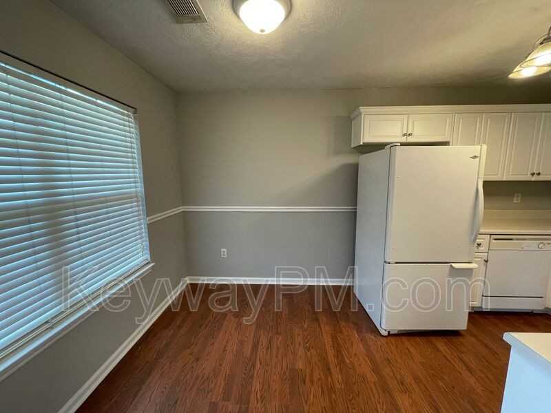 1414 Anna Way - Photo 4 of 16