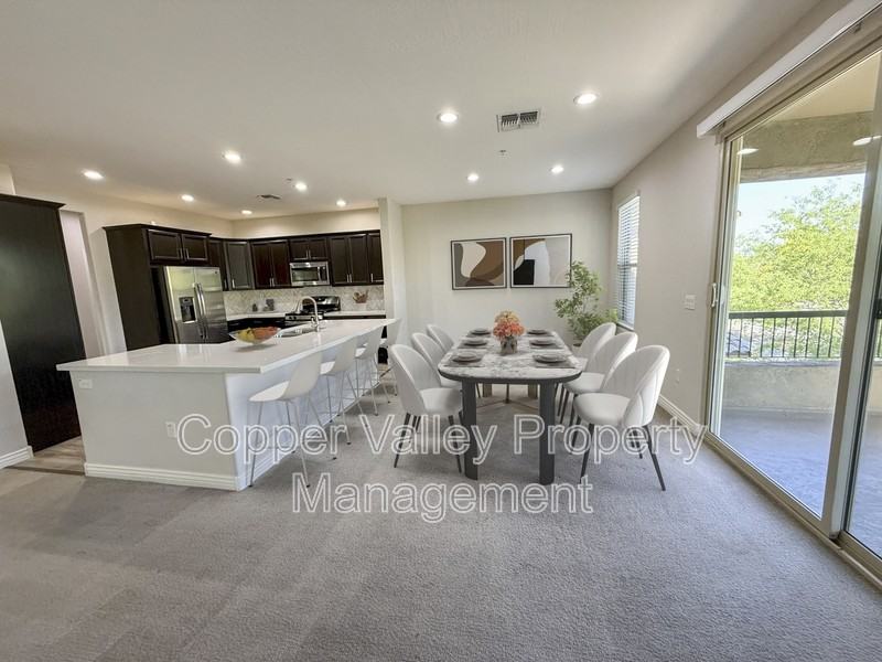 2425 W Bronco Butte Trl #2004 - Photo 3 of 20