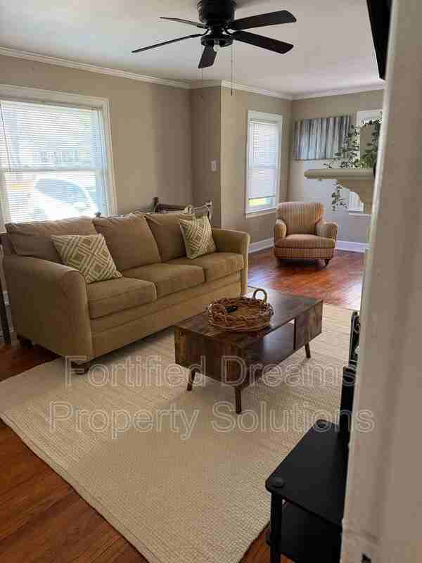 2203 Maywood St - Photo 2 of 36