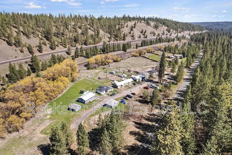 9322 S Spokane St - Photo 5 of 18