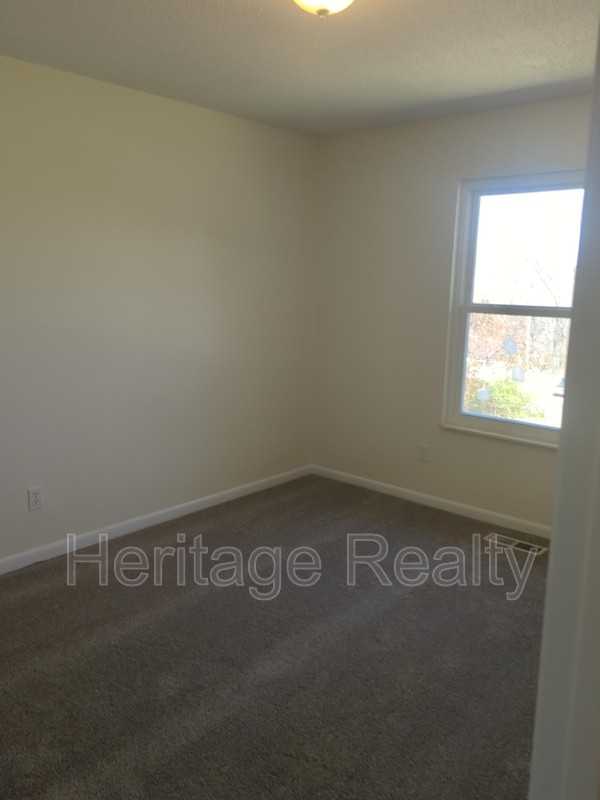 1304 E Woodshire Dr - Photo 6 of 17