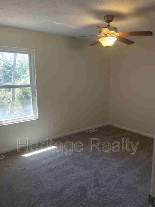 1304 E Woodshire Dr - Photo 7 of 17