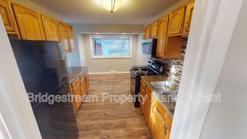 217 Whispering Dr - Photo 5 of 10