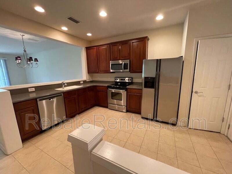 13475 Stone Pond Dr - Photo 4 of 33