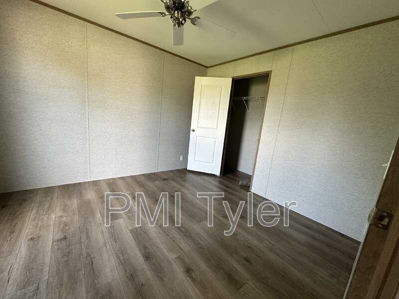 127 Loblolly Ln - Photo 4 of 8