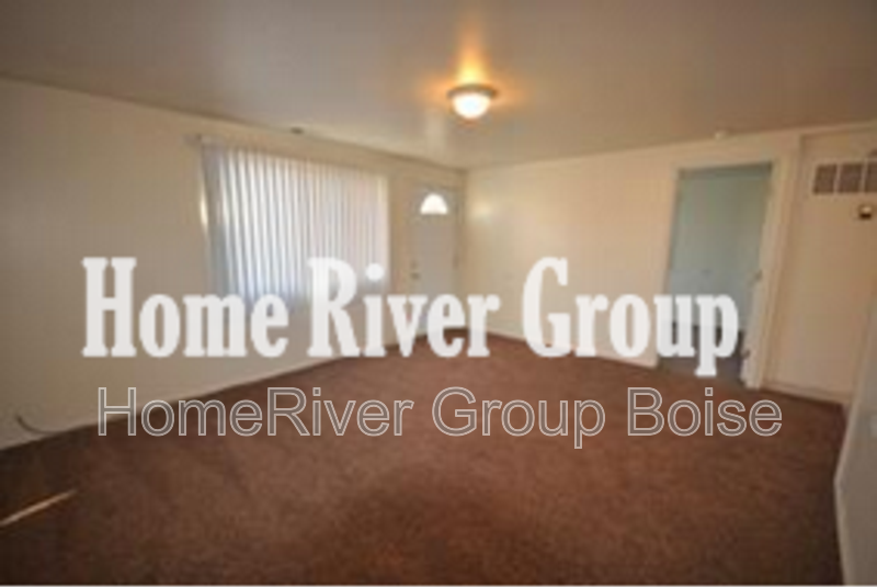 1705 S Helen St - Photo 4 of 10