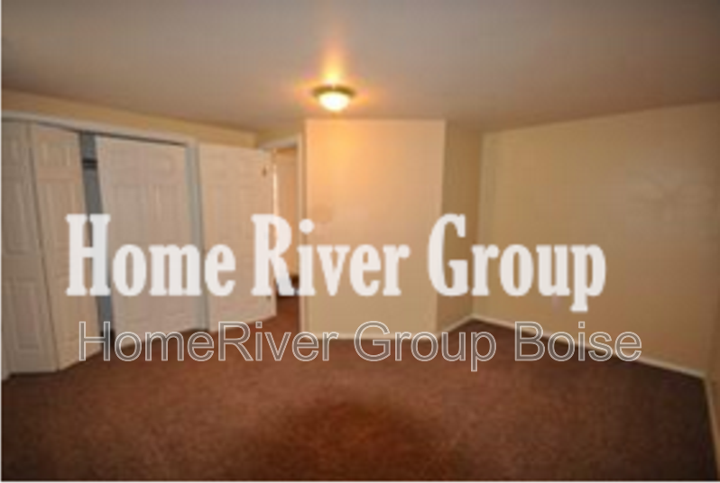 1705 S Helen St - Photo 5 of 10