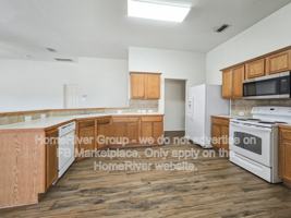 featured image of 923 Pinebrook Dr