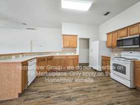 923 Pinebrook Dr - Photo 1 of 1