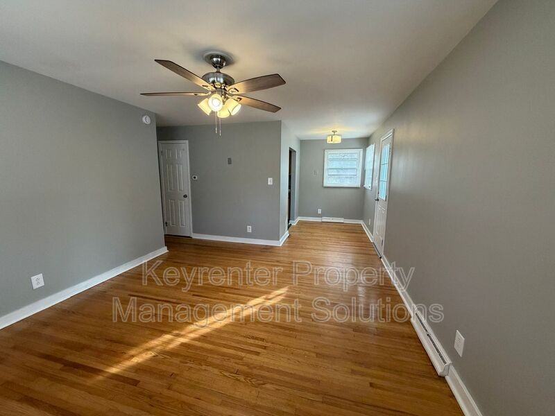 221 River Rd - Photo 2 of 39