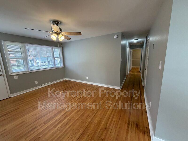 221 River Rd - Photo 5 of 39