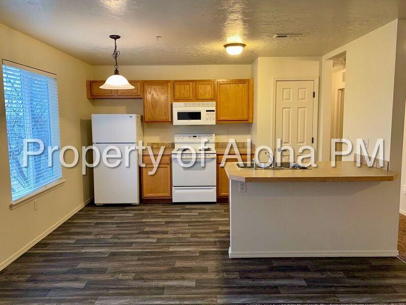 1033 W Pine Ave #3 - Photo 3 of 14