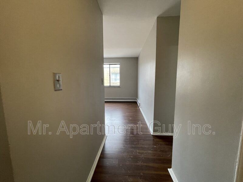 50 Mohawk Rd W #306 - Photo 7 of 12