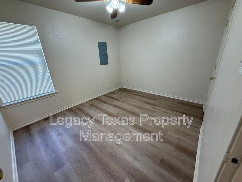 701 Miracle Ln #H - Photo 3 of 20