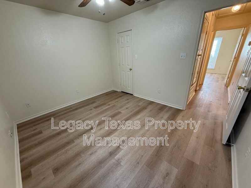 701 Miracle Ln #H - Photo 4 of 20