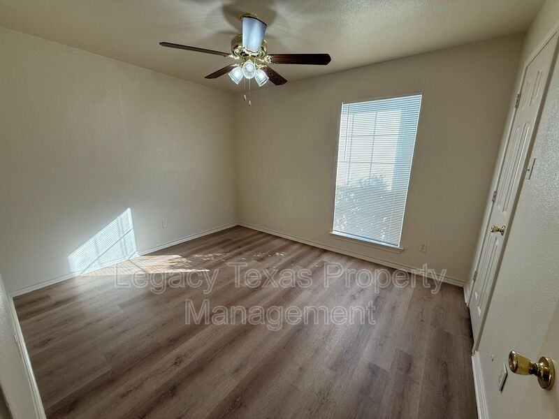 701 Miracle Ln #H - Photo 5 of 20